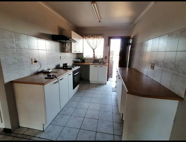2 BEDROOM PROPERTY TO RENT IN SONNEVELD